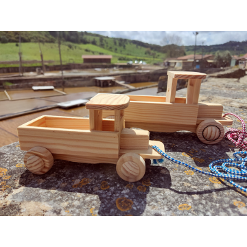 Camioneta de Madeira 17cm